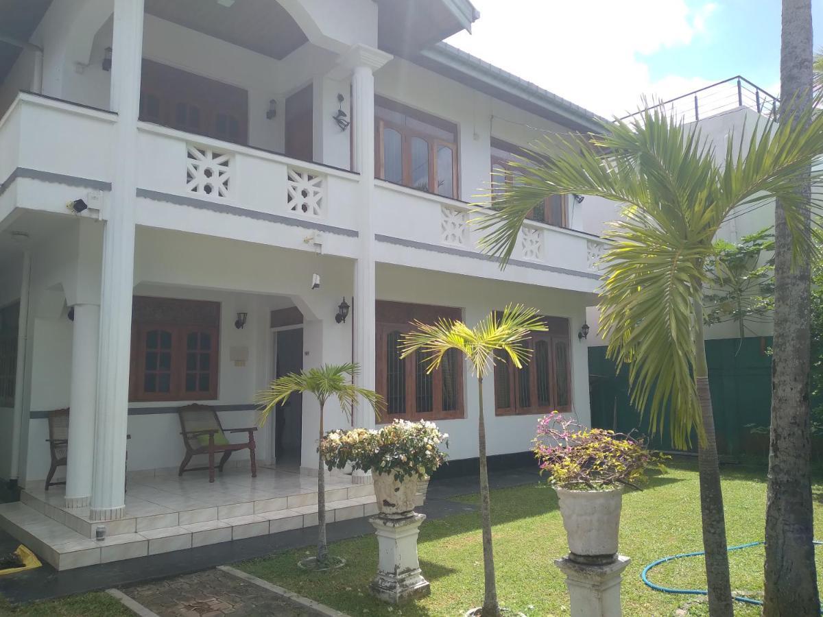 Vijai Resort Negombo Exterior photo